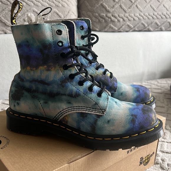 DR. MARTENS | Blue tie dye special edition 8 hole dr. Marten ankle boot - Picture 2 of 8